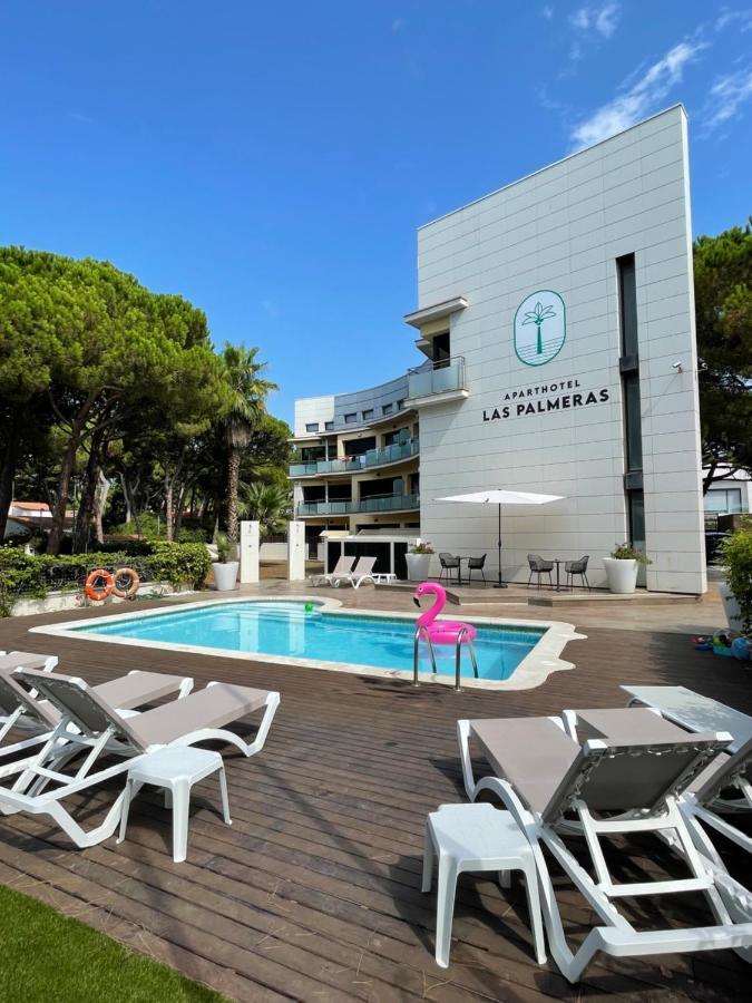 Aparthotel Las Palmeras Castelldefels Esterno foto