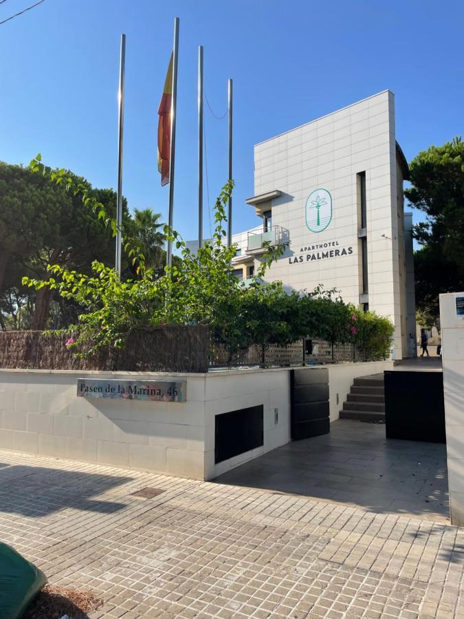 Aparthotel Las Palmeras Castelldefels Esterno foto
